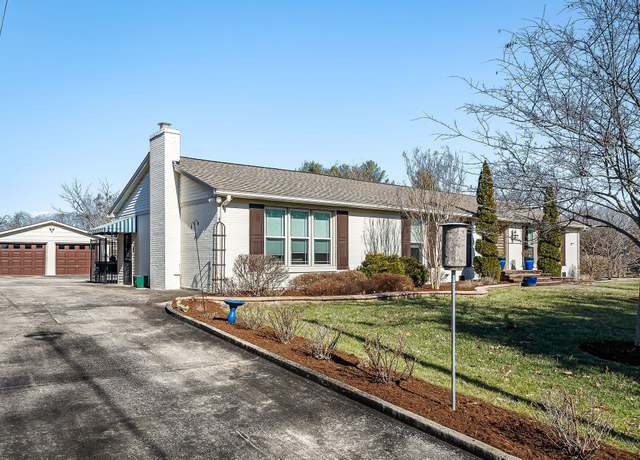 Property at 610 Early Ln, Cookeville, TN 38501, 3 beds, 2 baths