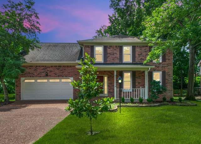 Property at 7840 Harpeth View Dr, Nashville, TN 37221, 4 beds, 2.5 baths