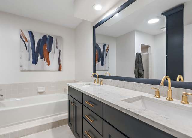 Property at 8954 Sawyer Brown Rd, Nashville, TN 37221, 4 beds, 3 baths