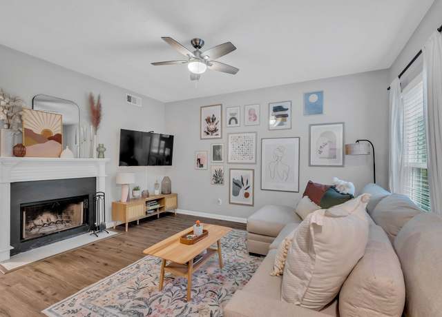 Property at 147 Lakebrink Dr, Nashville, TN 37214, 2 beds, 1.5 baths