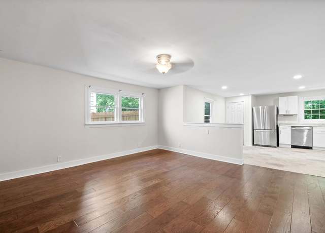 Property at 515 Poston St, Clarksville, TN 37040, 3 beds, 2 baths