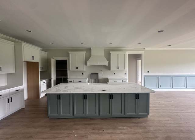 Property at 230 Hall Ct, Adams, TN 37010, 4 beds, 3.5 baths