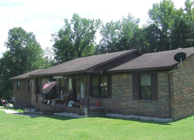 Property at 63 Sneed Rd, Mcminnville, TN 37110, 3 beds, 1.5 baths