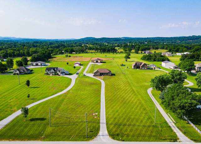 Property at 930 Eastover Rd, Lebanon, TN 37090, 3 beds, 2 baths
