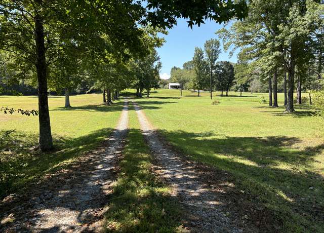 Property at 1908 Highway 48 S, Centerville, TN 37033, 2 beds, 1 bath