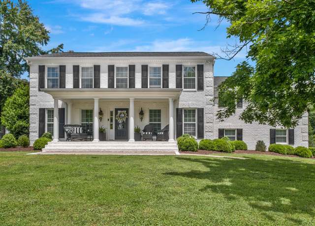 Property at 139 Choctaw Dr, Hendersonville, TN 37075, 4 beds, 2.5 baths