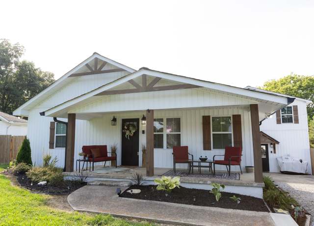 Property at 411 2nd Ave S, Loretto, TN 38469, 3 beds, 3.5 baths
