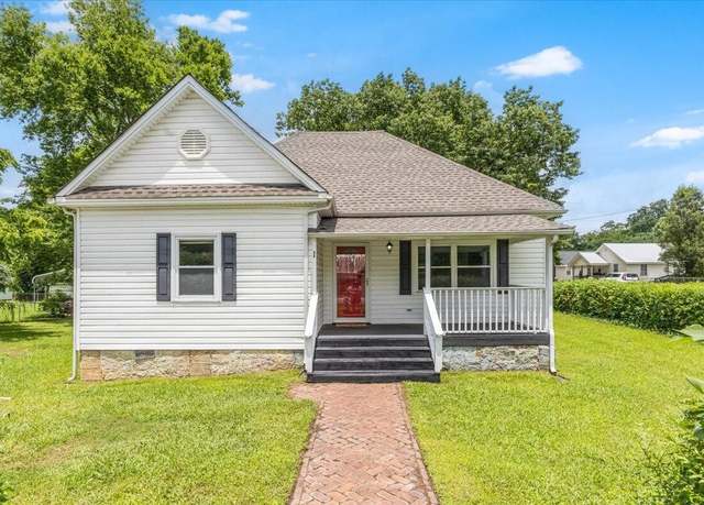 Property at 1 W 10th St, Chickamauga, GA 30707, 2 beds, 1 bath