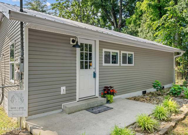 Property at 118 S Walker Ln, Oak Ridge, TN 37830, 2 beds, 1 bath