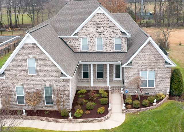 Property at 2106 Creekwalk Dr, Murfreesboro, TN 37130, 4 beds, 3 baths