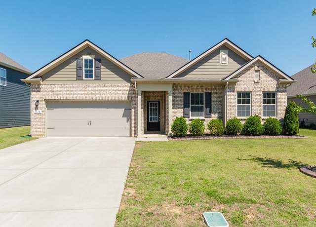 Property at 1126 Black Oak Dr, Murfreesboro, TN 37128, 4 beds, 2 baths