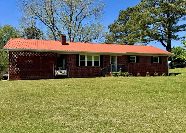 Property at 121 Magnolia Dr, Benton, TN 37307, 3 beds, 2 baths