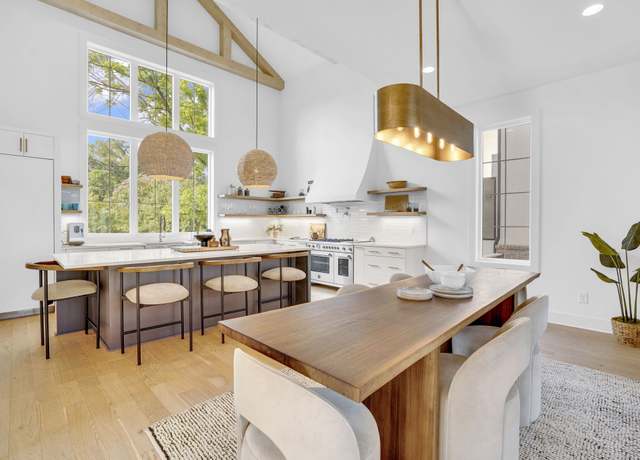 Property at 1702 Electric Ave, Nashville, TN 37206, 5 beds, 4.5 baths