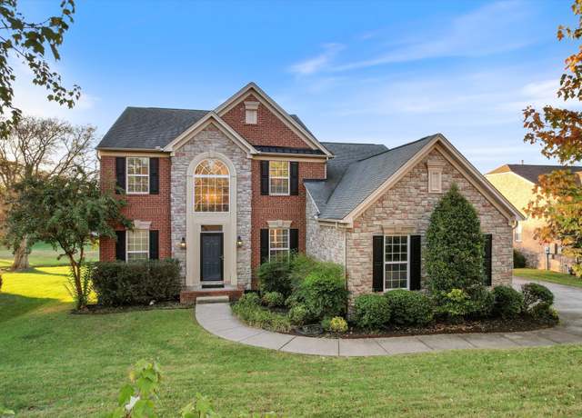 Property at 1063 Avery Trace Cir, Hendersonville, TN 37075, 4 beds, 3.5 baths