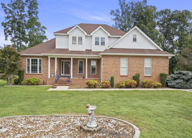 Property at 270 Cumberland Oaks Dr, Tullahoma, TN 37388, 4 beds, 2.5 baths