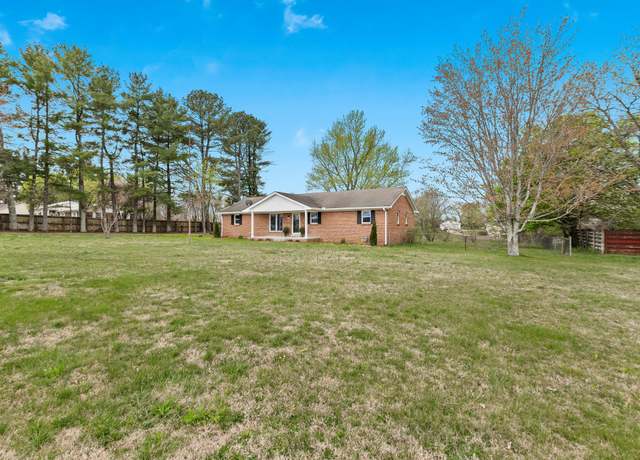 Property at 1035 New Deal Potts Rd, Cottontown, TN 37048, 3 beds, 1.5 baths
