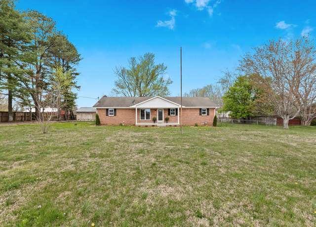 Property at 1035 New Deal Potts Rd, Cottontown, TN 37048, 3 beds, 1.5 baths