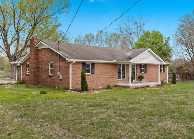Property at 1035 New Deal Potts Rd, Cottontown, TN 37048, 3 beds, 1.5 baths