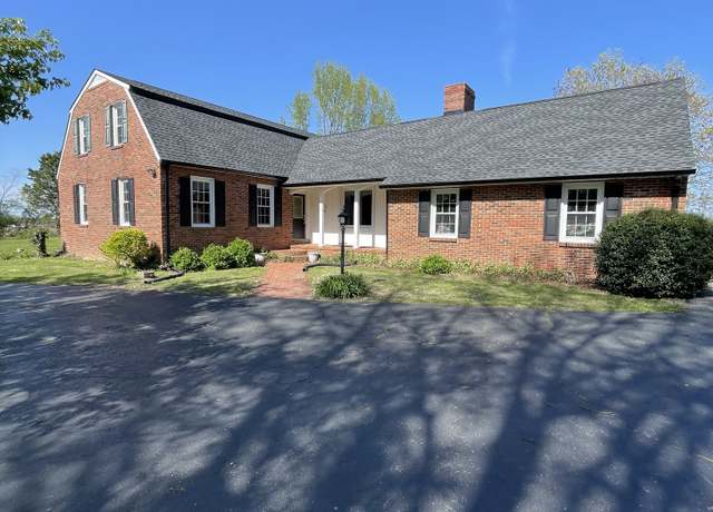 Property at 912 Long Creek Rd, Lafayette, TN 37083, 4 beds, 3 baths