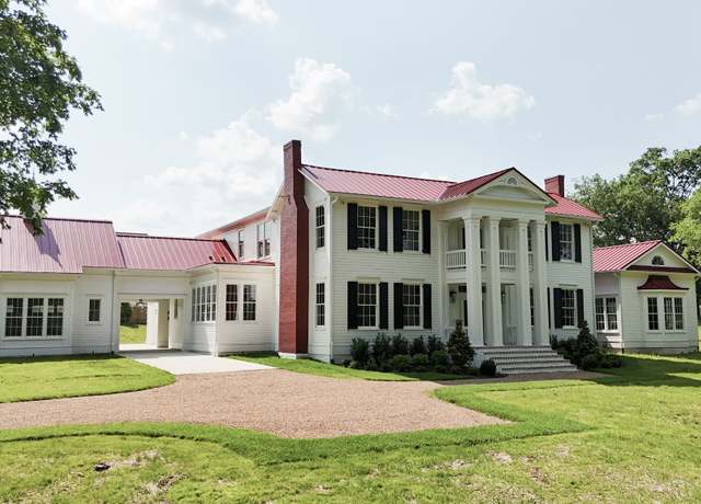 Property at 8318 Moores Ln, Brentwood, TN 37027, 6 beds, 8.5 baths