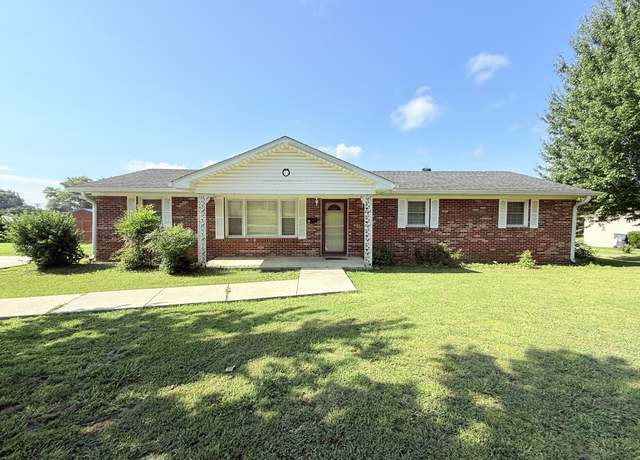 Property at 417 Shadowlawn St, Mcminnville, TN 37110, 3 beds, 2.5 baths
