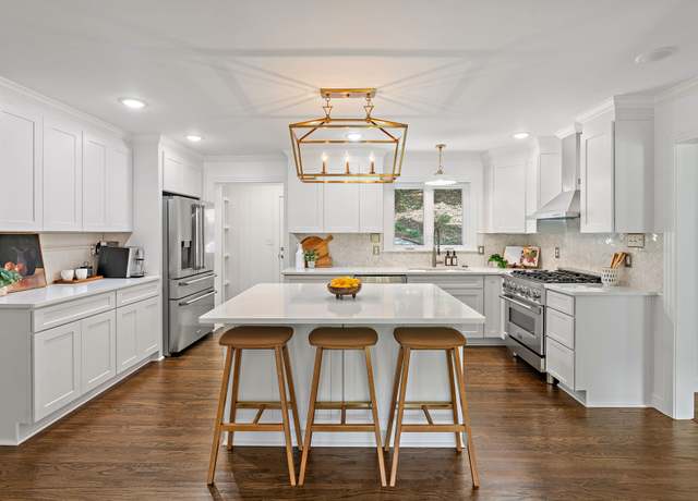 Property at 6617 Ellesmere Rd, Nashville, TN 37205, 4 beds, 4 baths