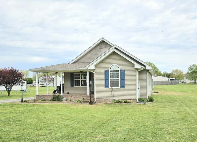 Property at 285 Browns Rd, Lafayette, TN 37083, 3 beds, 2 baths