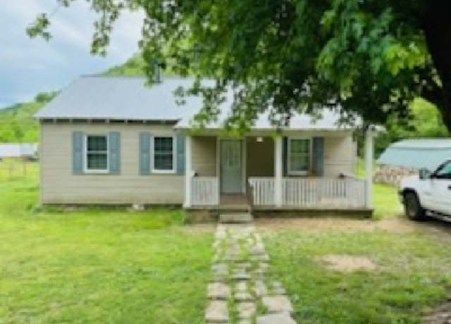 Property at 1611 Knob Creek Rd, Celina, TN 38551, 3 beds, 1 bath