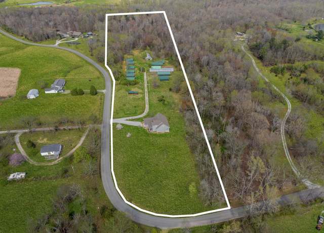 Property at 264 Firetower Rd, Dickson, TN 37055, 4 beds, 2.5 baths