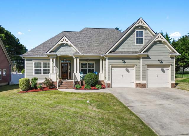 Property at 8259 Robertsview Dr, Ooltewah, TN 37363, 4 beds, 2 baths