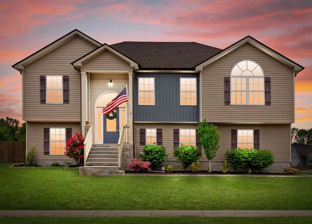 Property at 1560 Parkside Dr, Clarksville, TN 37042, 4 beds, 3 baths