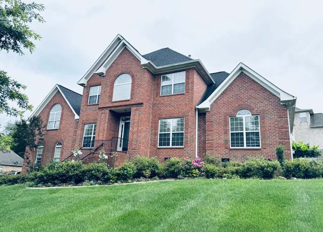 Property at 1046 Island Brook Dr, Hendersonville, TN 37075, 4 beds, 3.5 baths