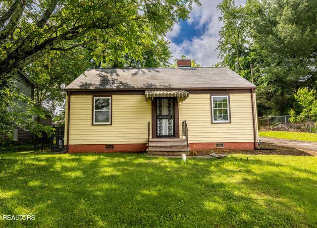 Property at 2524 Washington Pike, Knoxville, TN 37917, 2 beds, 1.5 baths