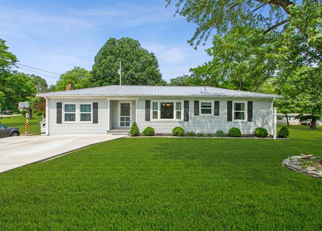 Property at 1118 N Walnut St, Westmoreland, TN 37186, 3 beds, 1 bath