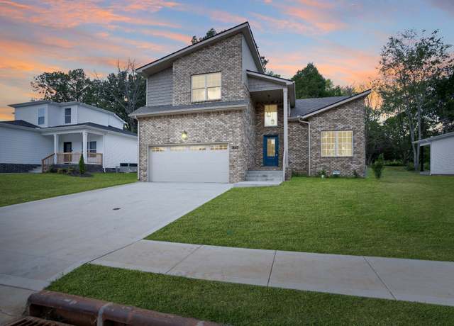 Property at 3605 Westlake Dr, Clarksville, TN 37040, 4 beds, 2.5 baths