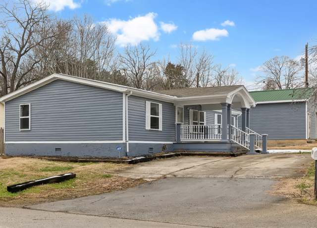 Property at 546 Water St NW, Charlotte, TN 37036, 3 beds, 2 baths