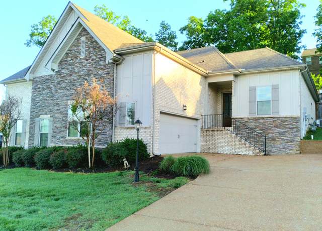 Property at 168 Cobbler Cir, Hendersonville, TN 37075, 2 beds, 2 baths