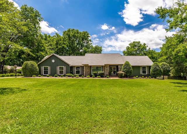 Property at 116 Jackson Ln, Hendersonville, TN 37075, 4 beds, 2 baths