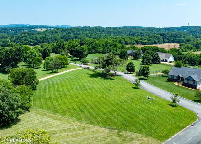 Property at 1409 Brookemeade Ave, Maryville, TN 37804