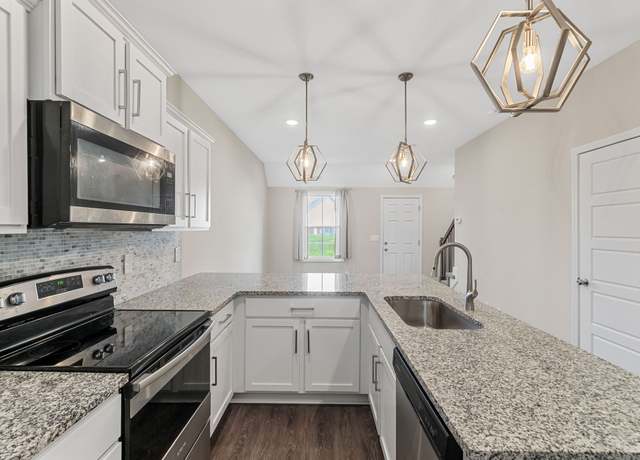 Property at 224 Drayton Dr Unit E, Clarksville, TN 37042, 2 beds, 2 baths