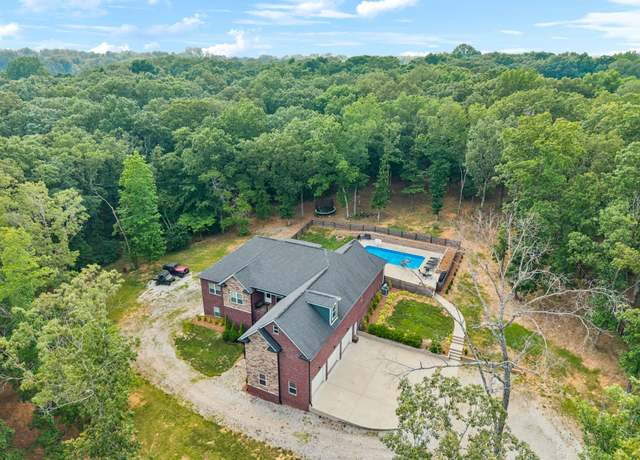 Property at 121 Regency Ln, Dickson, TN 37055, 4 beds, 4.5 baths