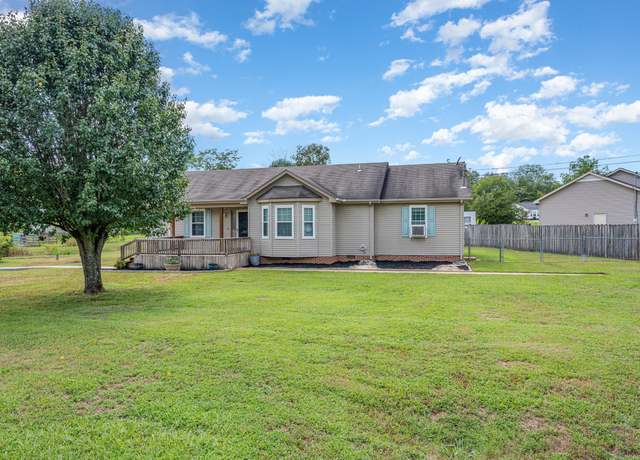 Property at 1329 Amberwood Ct, Lewisburg, TN 37091, 3 beds, 2 baths