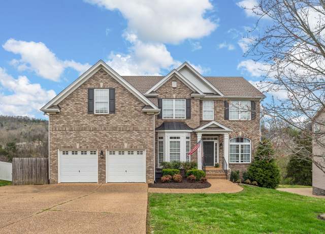 Property at 877 Loretta Dr, Goodlettsville, TN 37072, 5 beds, 4 baths
