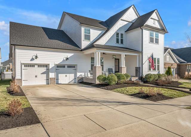 Property at 191 Ashington Cir, Hendersonville, TN 37075, 5 beds, 4.5 baths