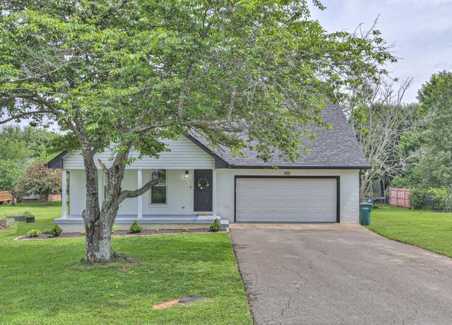 Property at 1713 Hollow Oak Dr, Lebanon, TN 37087, 4 beds, 2.5 baths