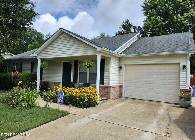 Property at 76 Village St, Dyersburg, TN 38024, 3 beds, 2 baths