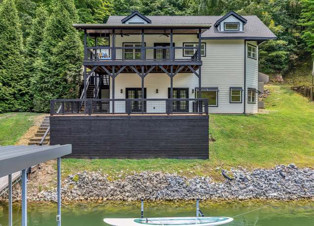 Property at 36 Chestnut St, Estill Springs, TN 37330, 4 beds, 3.5 baths