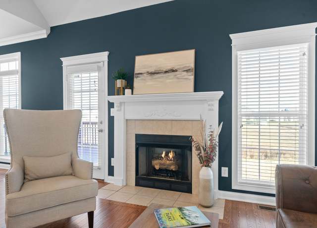 Property at 1277 Apple Blossom Rd, Clarksville, TN 37042, 5 beds, 3 baths