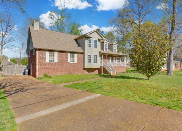 Property at 202 Orchard Park Dr, White House, TN 37188, 4 beds, 2.5 baths
