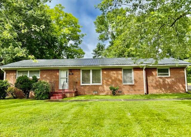 Property at 1302 Old Estill Springs Rd, Tullahoma, TN 37388, 3 beds, 2 baths